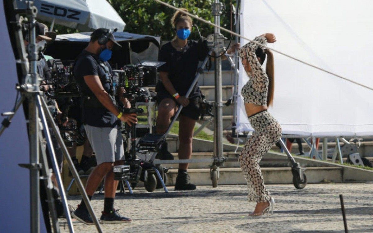 Anitta Ã© vista em gravaÃ§Ãµes no Aterro do Flamengo, no Rio - Ag.News