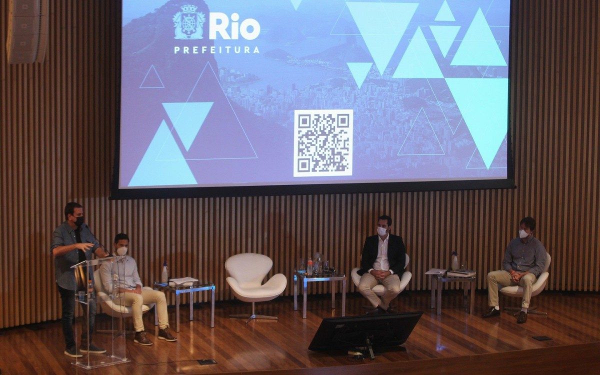 Prefeito Eduardo Paes lan&ccedil;a no Museu do Amanh&atilde;, pacote de a&ccedil;&otilde;es ambientais que visa melhorias at&eacute; 2030. 