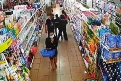 Vídeo: sargento do bombeiro apalpa seio de adolescente em mercado e é preso