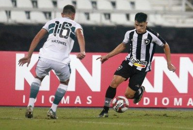 Com gols de Marco Antônio e Chay, Botafogo vence o Coritiba pela Série B