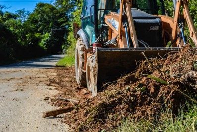 Prefeitura de Silva Jardim realiza limpeza e manutenção em estradas