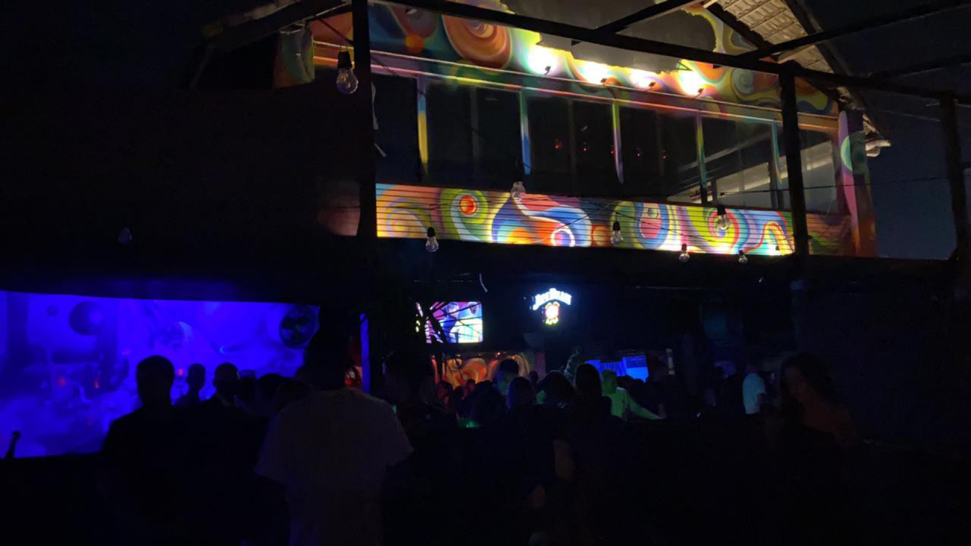 Festa clandestina com 200 pessoas é interditada no Recreio