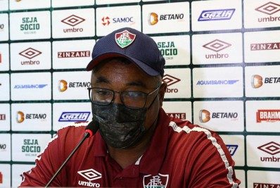 Roger Machado critica jogos pela manhã: 'Pensa que está em Londres'