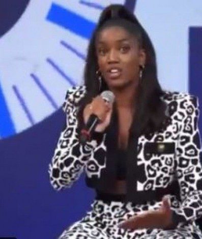 Cantora Iza - Reprodução