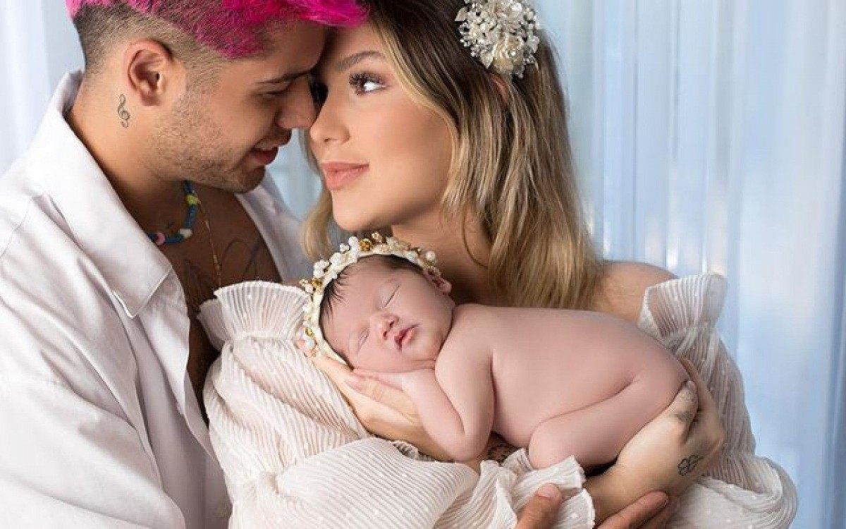 Virg&iacute;nia Fonseca compartilha foto com a filha