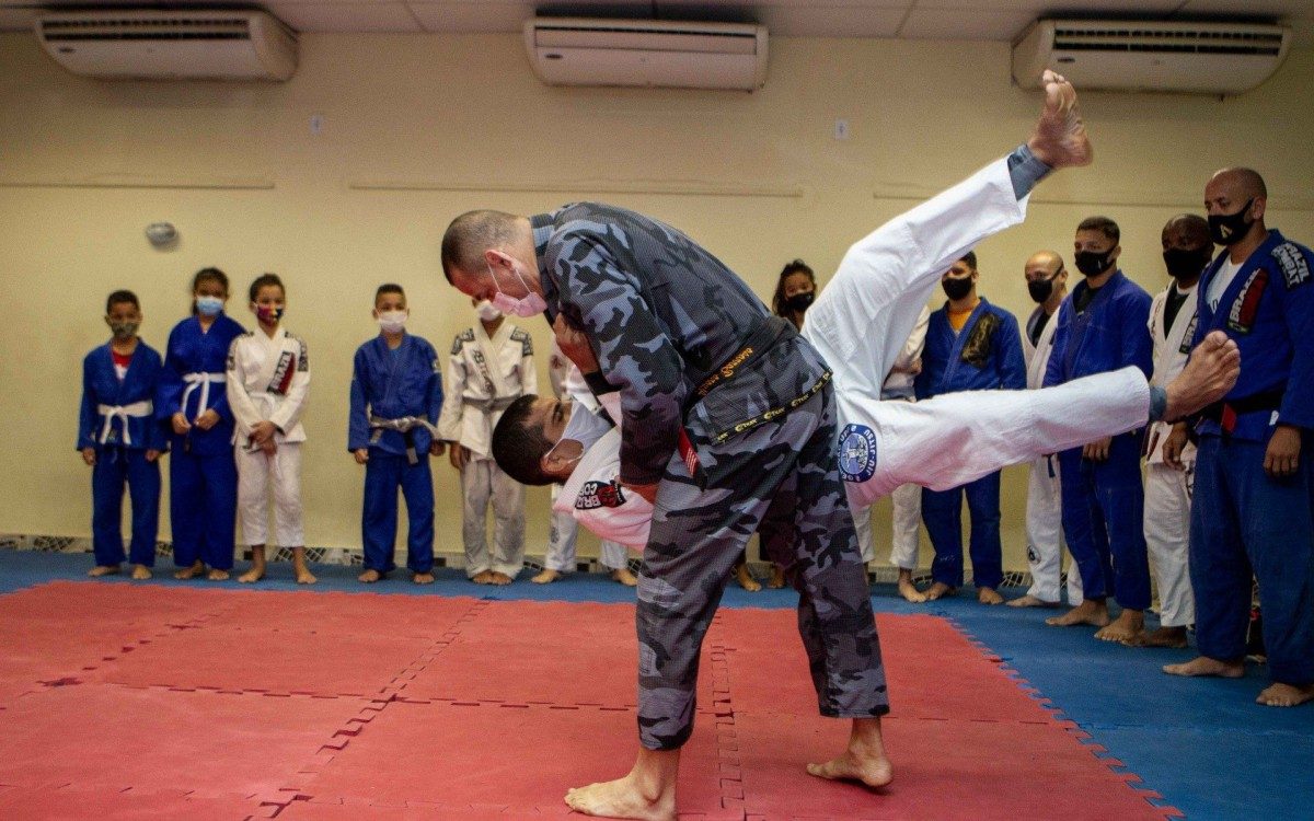 Projetos Sociais das UPPS Vila Cruzeiro e Alemão