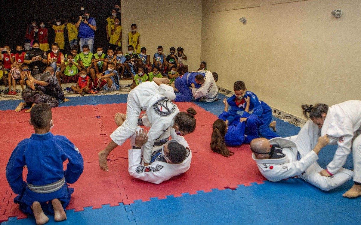 Projetos Sociais das UPPS Vila Cruzeiro e Alemão