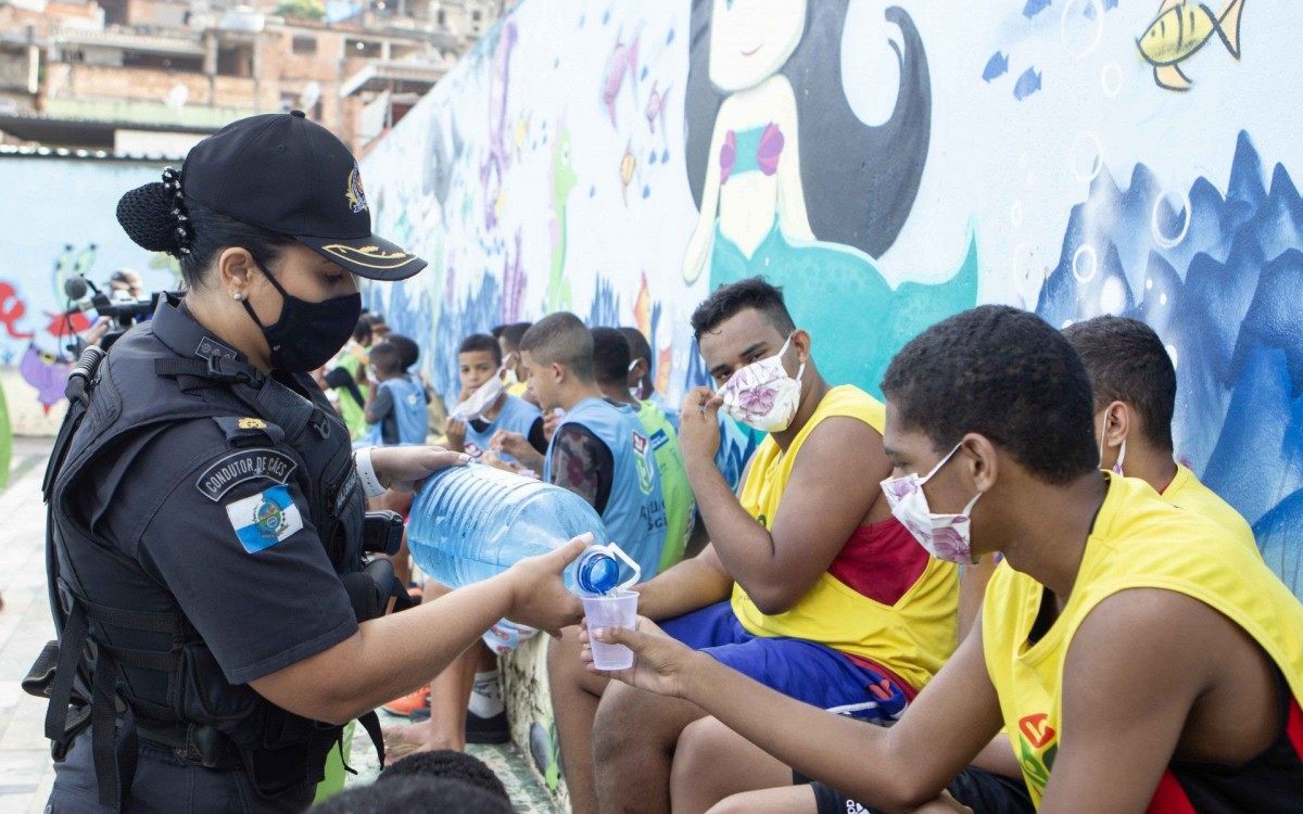 Projetos Sociais das UPPS Vila Cruzeiro e Alemão