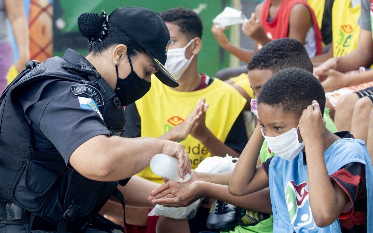 Projetos Sociais das UPPS Vila Cruzeiro e Alemão