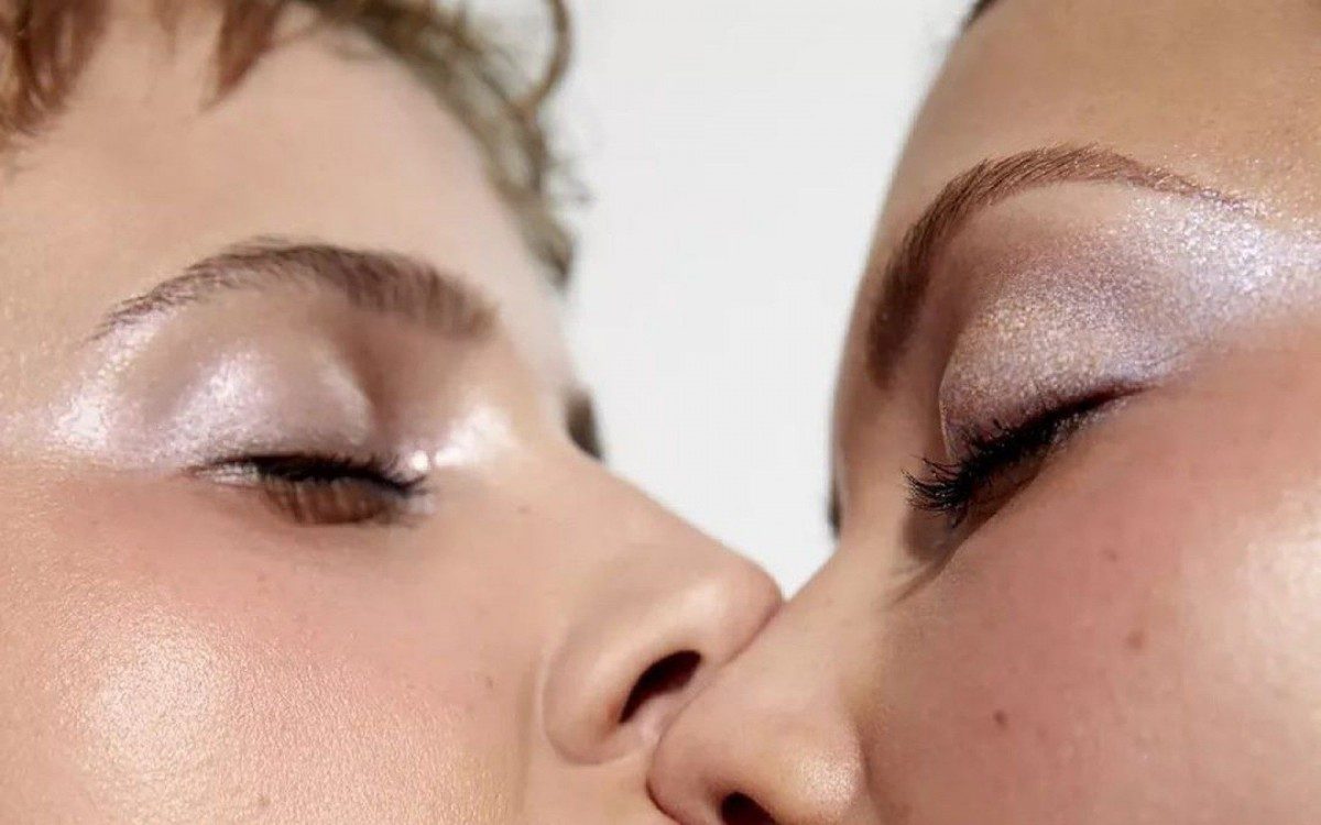 Marcella Rica e Vit&oacute;ria Strada