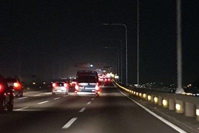 Ponte Rio-Niterói às escuras após roubo de cabos