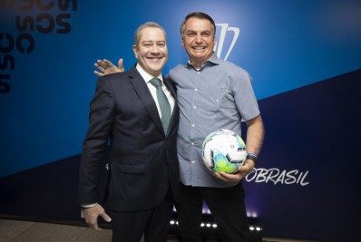 Bolsonaro nega participação em possível troca de Tite no comando da Seleção