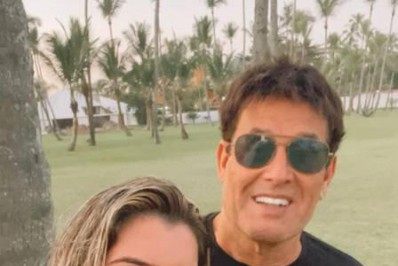 Aos 65, Sérgio Mallandro posa com namorada: 'Minha rainha'