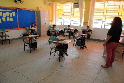 Mais cinco escolas municipais reabrem para ensino presencial em Niterói