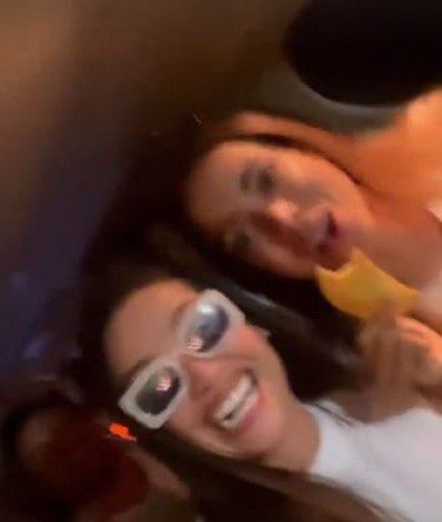 Juliette pega carona no jatinho de Anitta - Reporter 03