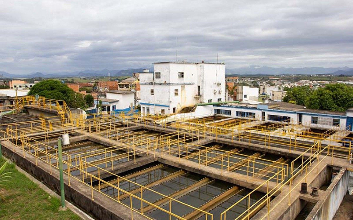 Por orientação da Cedae, população deve economizar água nesta quinta-feira.
Tratamento de água da Cedae no Morro de Santana.