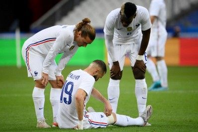 Benzema se machuca na vitória sobre a Bulgária e preocupa a França para a Eurocopa