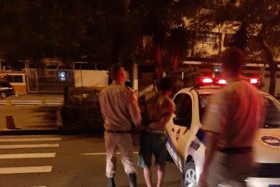 Homem é detido após esfaquear vítima no Centro de Niteró - Divulgação/ Guarda Muncipal