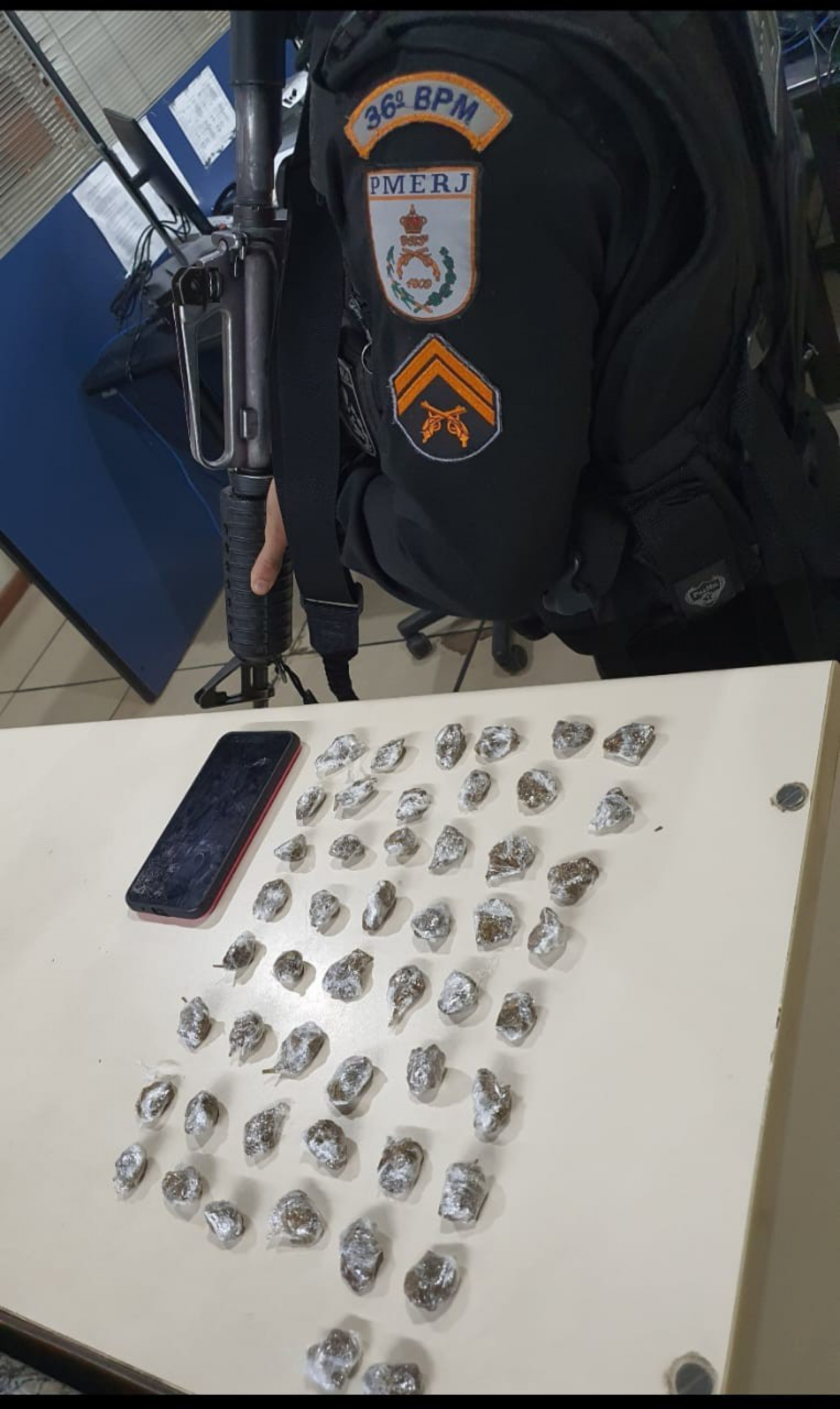 Em Miracema, m&atilde;e de um dos supostos lideres de fac&ccedil;&atilde;o criminosa &eacute; presa por tr&aacute;fico