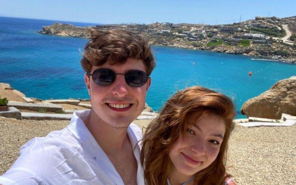 João Augusto Liberato, filho de Gugu, e a namorada Gracie