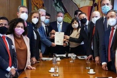 Reforma que extingue estabilidade de servidores pode atrasar e não ser votada este ano