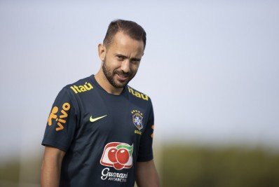 Na Seleção, Éverton Ribeiro, do Flamengo, pede mais vacinas e amparo do governo
