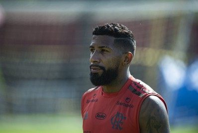 Inscrito pelo Flamengo na Libertadores, Rodinei segue como líder em assistência mesmo sem espaço com Ceni