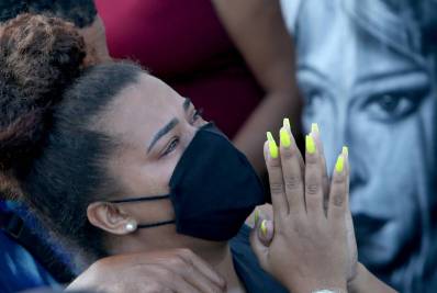 Mãe de Kathlen Romeu fala sobre tristeza da perda no dia em que morte da filha completa um mês