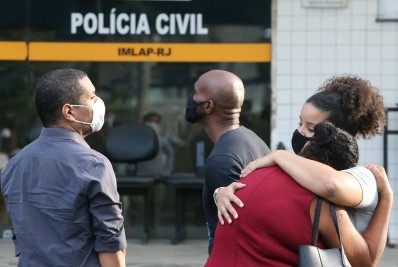 'O tiro ao alvo que tem na nossa área, não tem na Zona Sul', desabafa pai de Kathlen