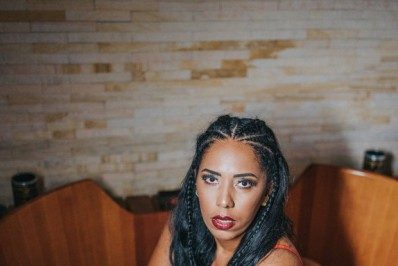 Sensual! Irmã de Gil do Vigor posa de lingerie e recebe elogios de ex-BBBs