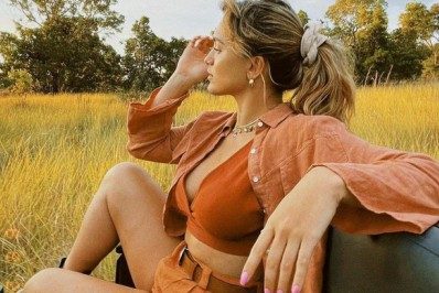 Fotos! Rafa Kalimann posa no Pantanal ao fazer safári