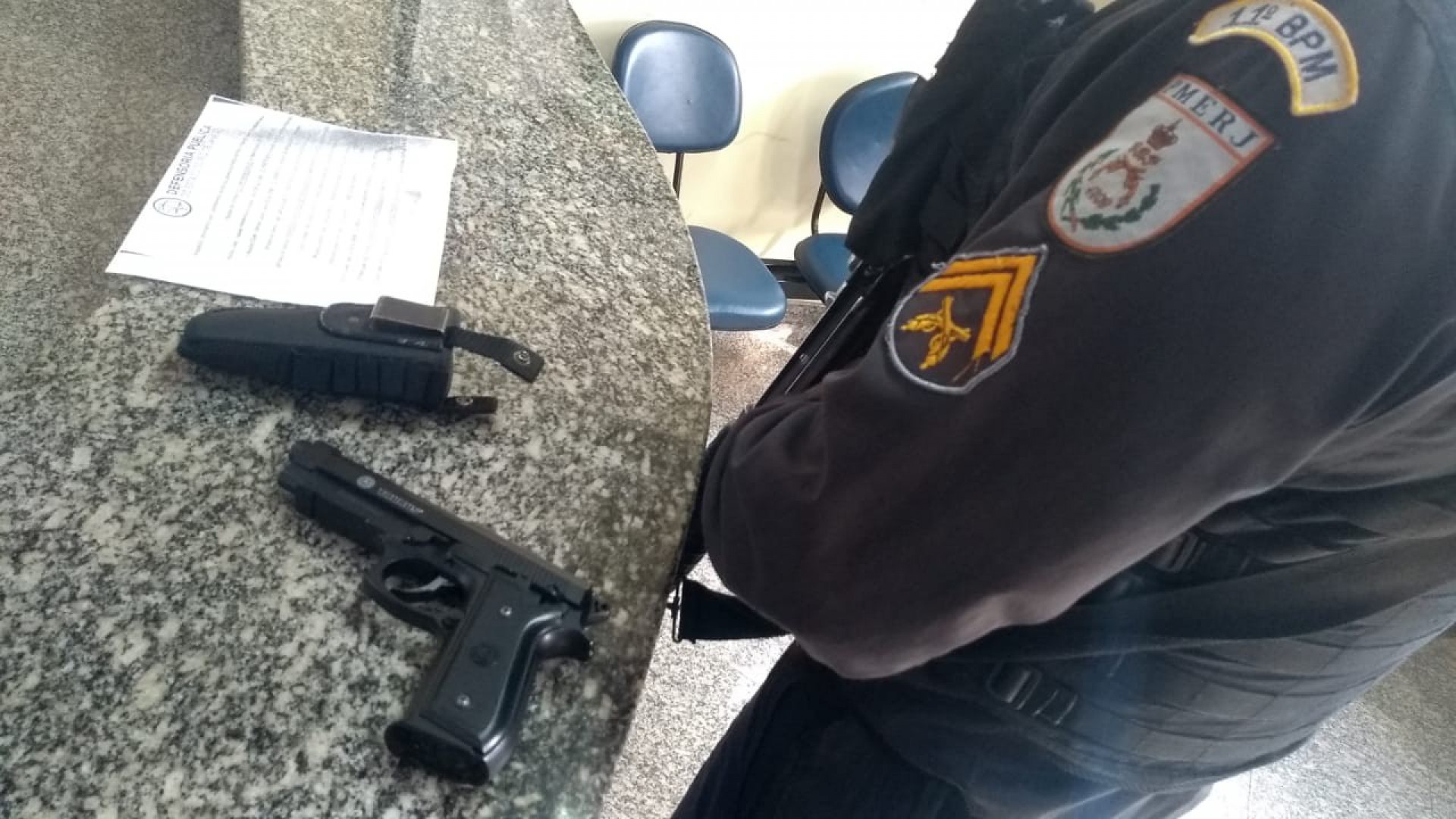 Dois homens foram detidos nesta ter&ccedil;a-feira em Friburgo por amea&ccedil;ar suas companheiras