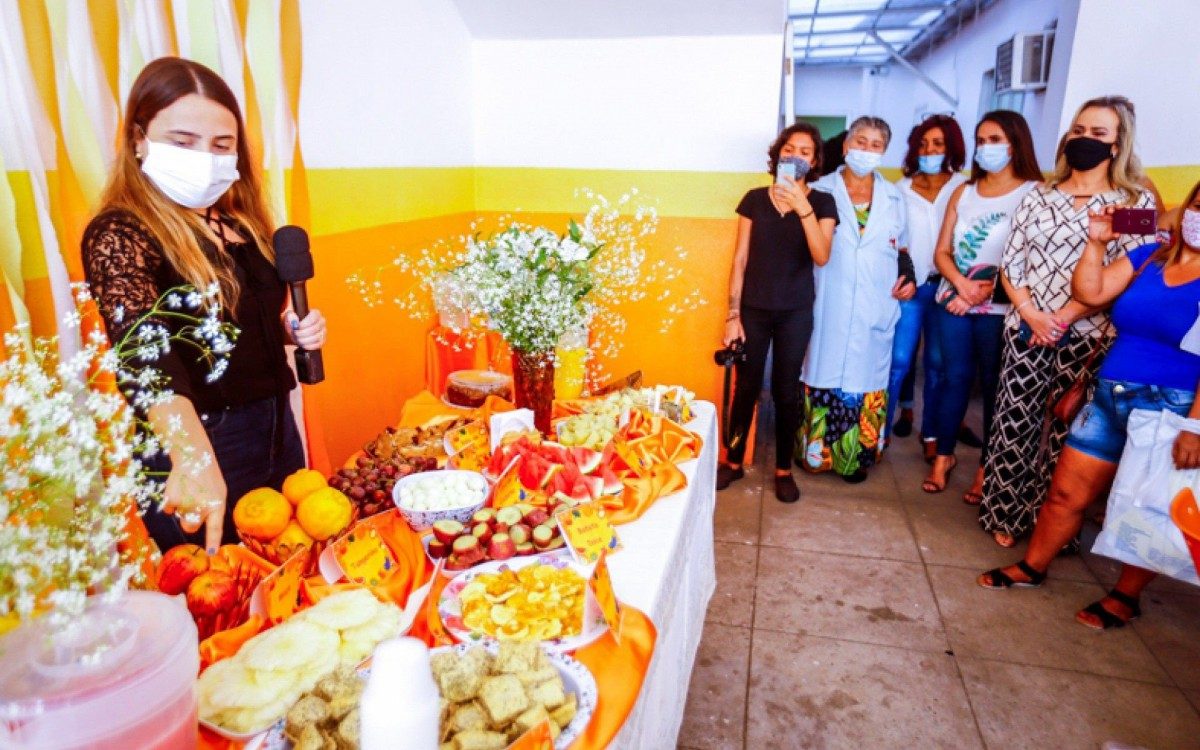 Um caf&eacute; da manh&atilde; com alimentos selecionados para pacientes com endometriose foi oferecido durante o encontro 