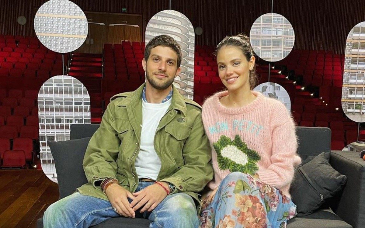 Chay Suede e Laura Neiva