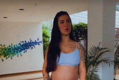 Mamãe fitness! Bianca Andrade mostra barrigão durante treino