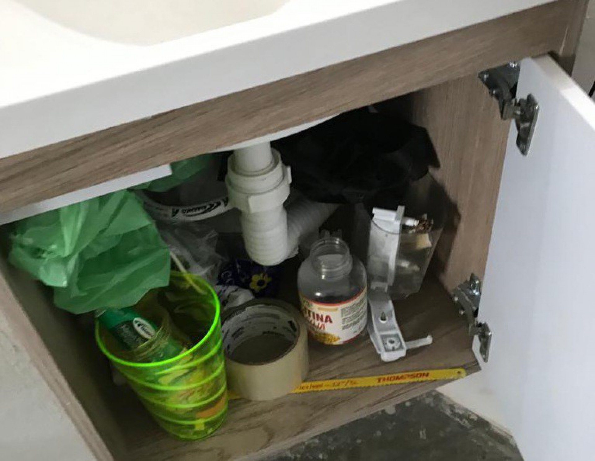 Vigil&acirc;ncia Sanit&aacute;ria interdita cl&iacute;nica de est&eacute;tica clandestina no Alc&acirc;ntara