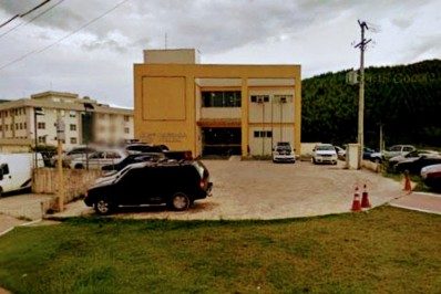 Homem agride a esposa e é preso