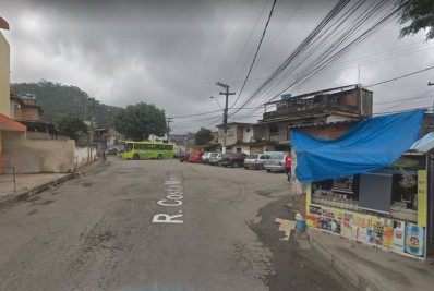 Policiais militares são baleados por criminosos durante patrulhamento em comunidade de Niterói