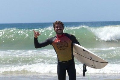 Theo Fresia, surfista de Búzios, vai para sua terceira temporada no Mundial de Surf