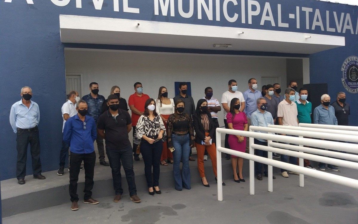 Secret&aacute;rios e vereadores. 