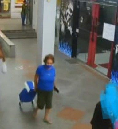 Imagens mostraram Marilza saindo do supermercado em Bacaxá - Reprodução redes sociais