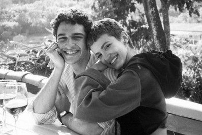 Manu Gavassi oficializa namoro com Julio Reis: 'Eu te amo'