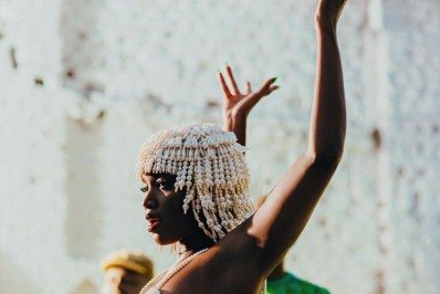 Deusa! Iza dá surra de beleza em clique arrasador dos bastidores de 'Gueto'