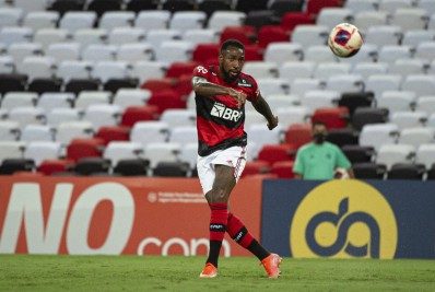 Pai de ídolo do Flamengo garante que filho retornará ao clube: 'Uma hora ele vem'