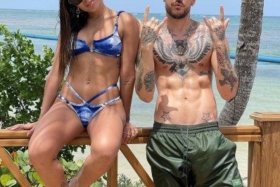 Anitta exibe corpão ao anunciar nova parceria com cantor italiano