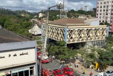 Dia dos Namorados: 'Música nas Alturas' atrai atenção de pedestres e comerciantes em Volta Redonda