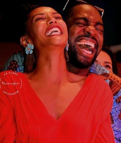 Lázaro Ramos para Taís Araujo: 'Essa foto revela bastante do prazer que tenho em ser seu crush' - Reprodução