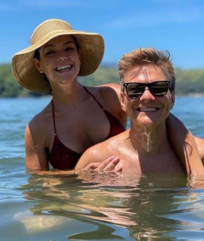 Thais Fersoza sobre Michel Teló: 'E há 10 anos passamos essa data juntos! Acabamos de perceber que é o nosso décimo! Que lindo' - Reprodução