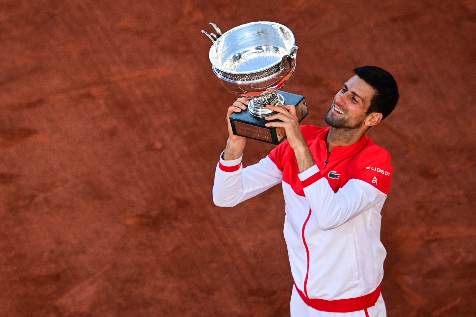 De virada, Djokovic vence Tsitsipas e se consagra bicampe&atilde;o de Roland Garros