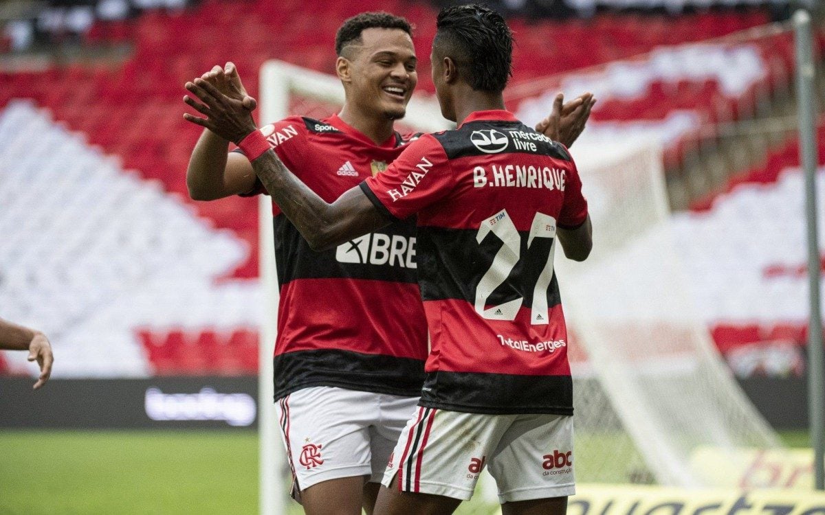 Bruno Henrique and Rodrigo Muniz